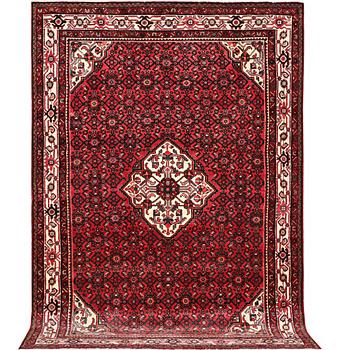 A Hosseinabad carpet, c. 310 x 210 cm.