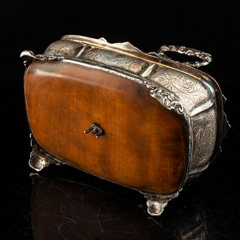 John Evans II, bordssurtout, silver, London 1839.