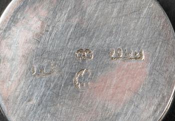 LUKTDOSOR, 4 st, silver 1800/1900-tal och TÄNDSTICKSASK, orientalisk.