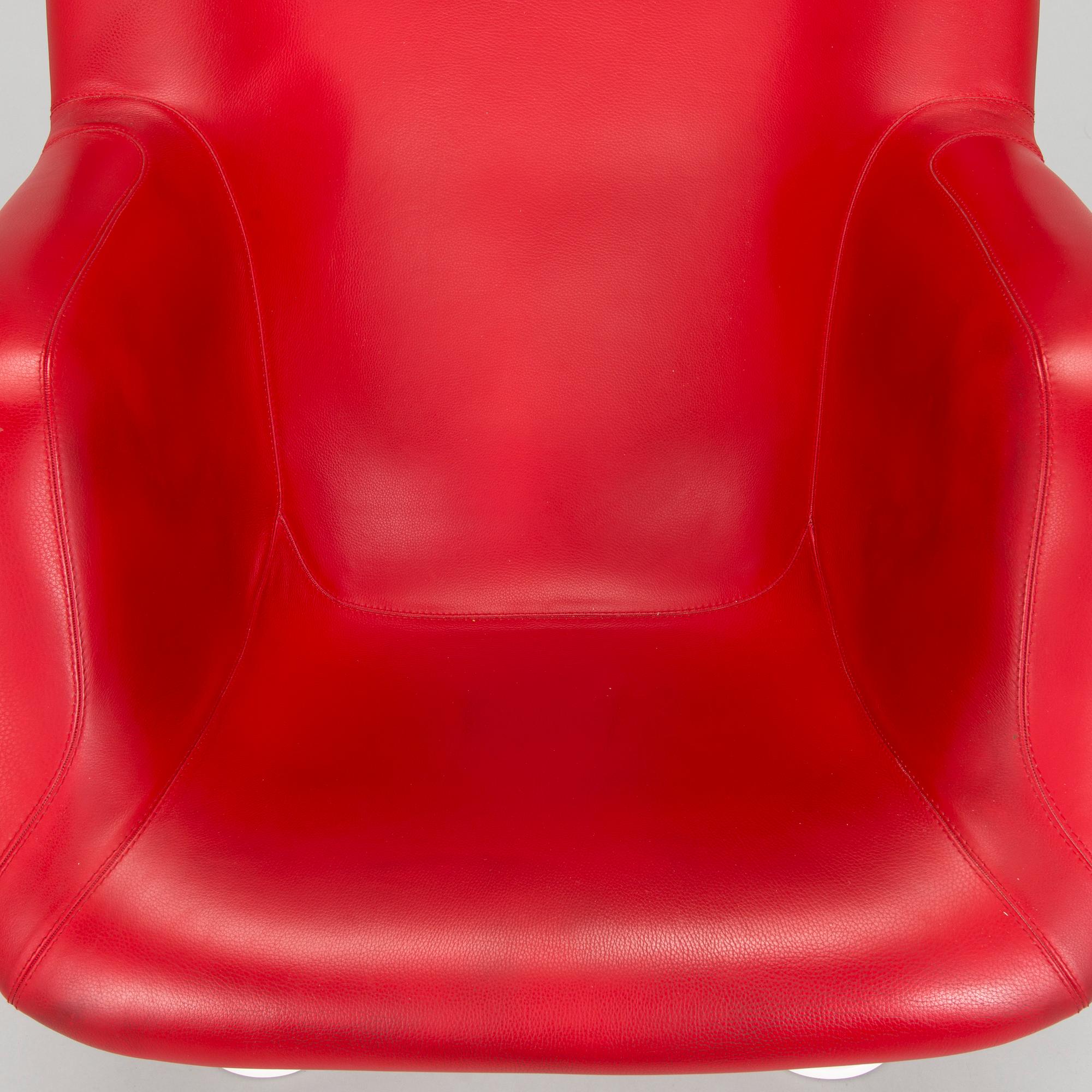 Yrjö Kukkapuro, a 'Carousell' armchair for Avarte 2013.