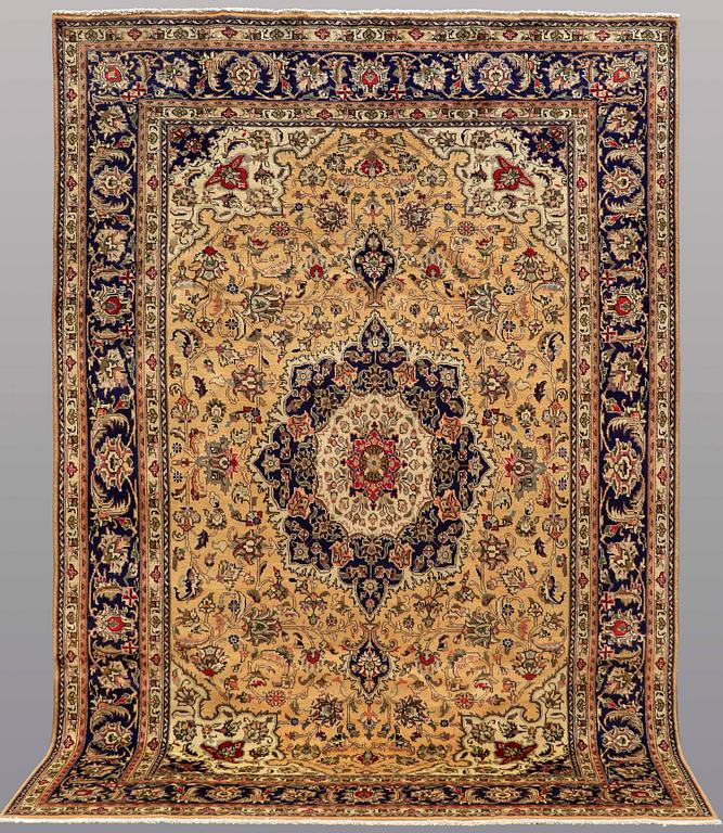 MATTA, Täbriz, ca 297 x 202 cm.