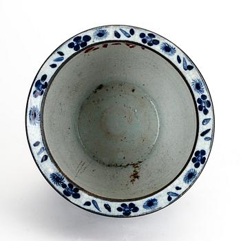 A blue and white basin, China, early 20th Century.