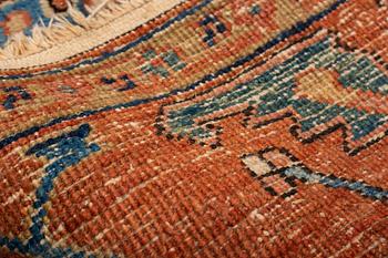 Matto, antique Heriz, ca 334 x 271-276 cm ( ca 1-4 cm flat weave at the ends).