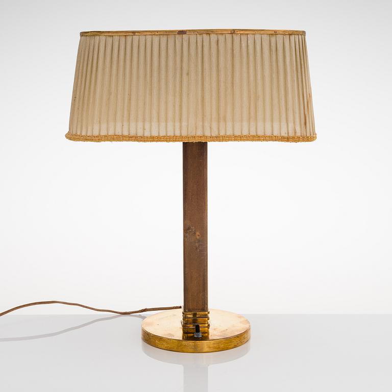 Paavo Tynell, A mid 20th century '5066' desk lamp for Taito Oy, Finland.