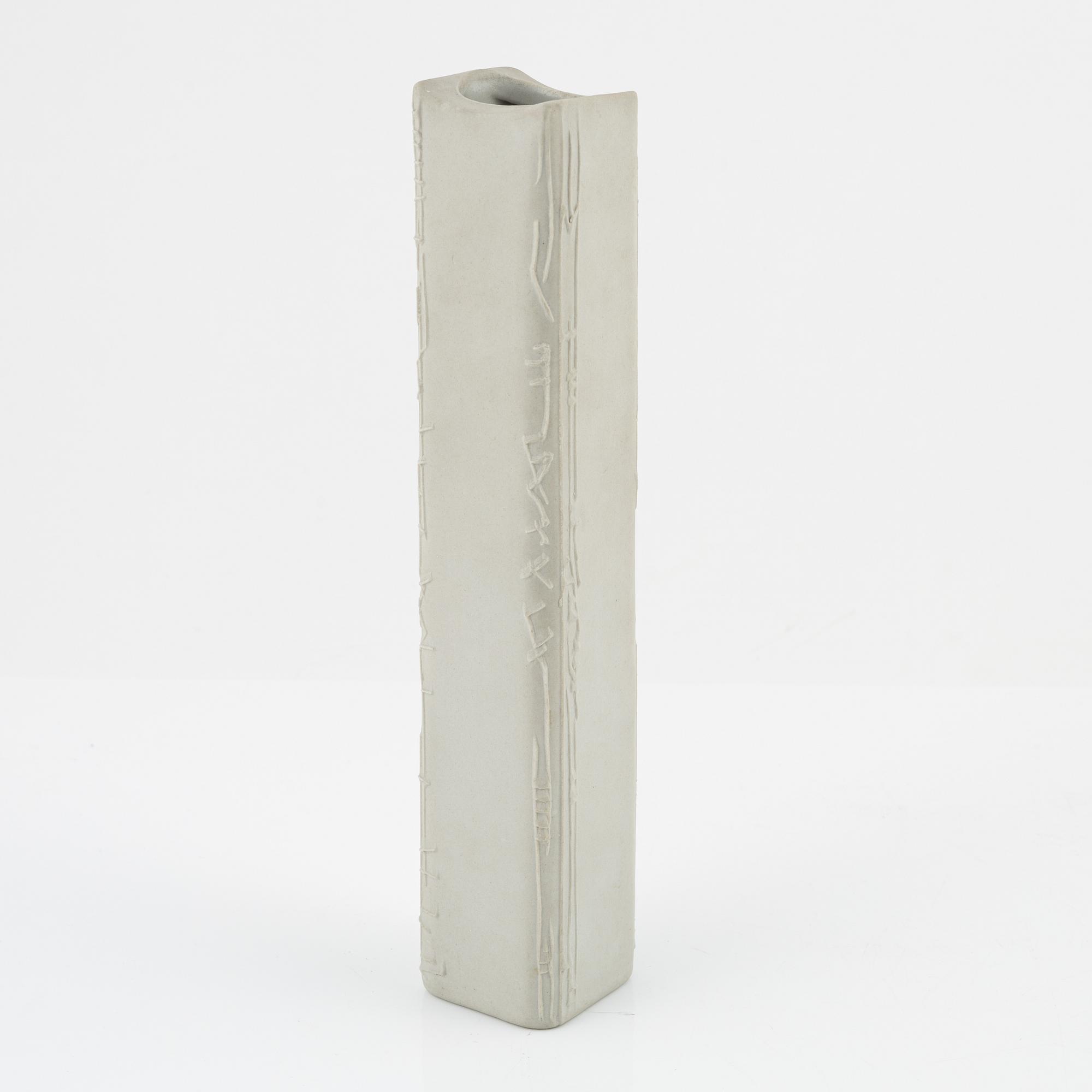 Karl Heinz Schultz-Köln, vas, samt relief, stengods, Arabia, Finland.