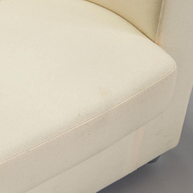 Eero Aarnio, nojatuoli, "Studio-tuoli", Arto Nyberg Show, suunniteltu 2007.