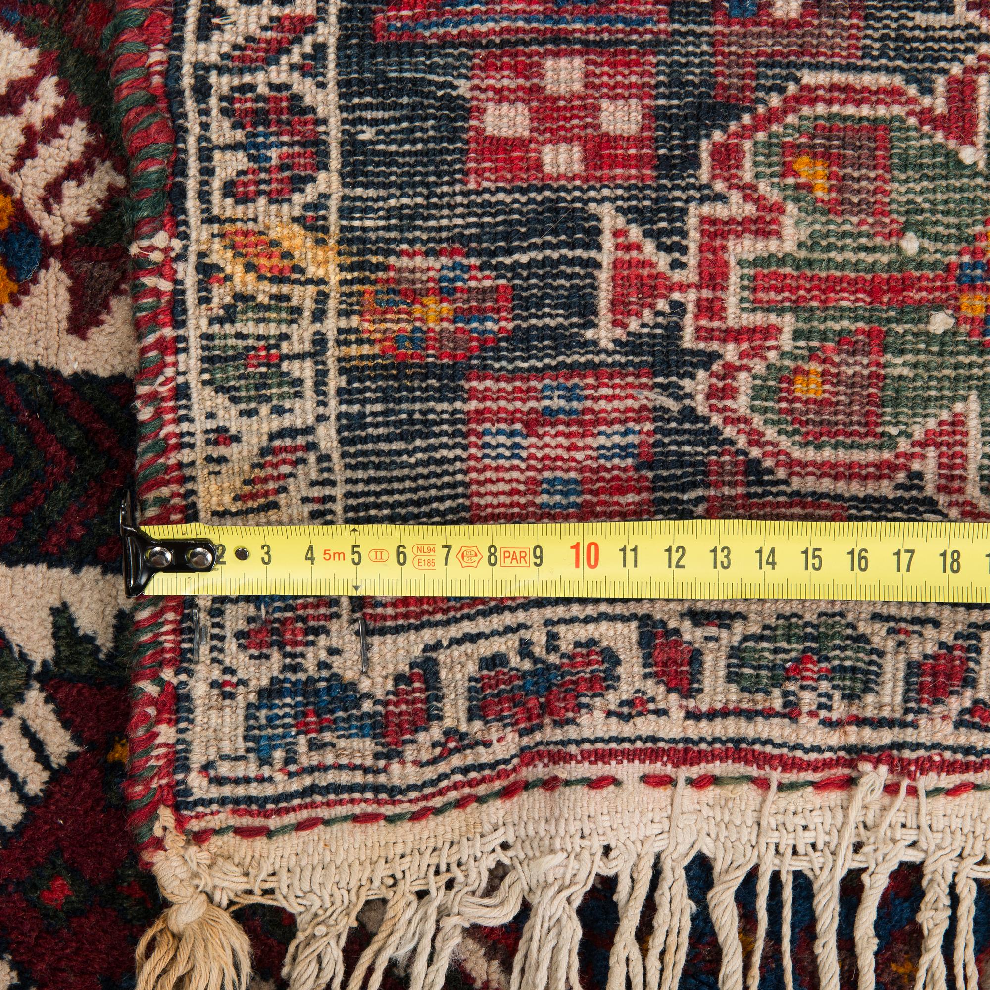A semi antique rug, probably Chahar Mahal va Bakthiari from Iran. ca 184 x 142 cm.