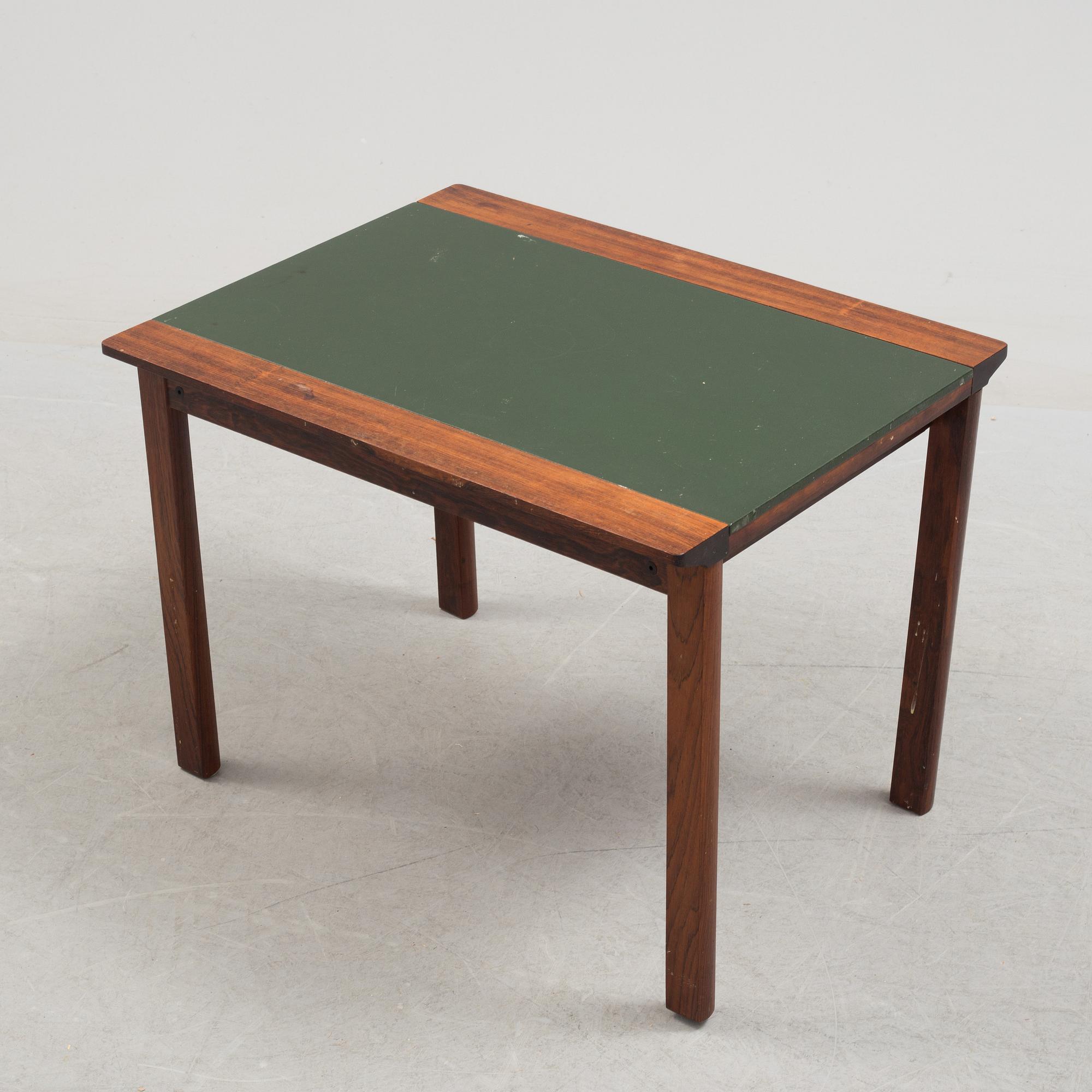 A 1960's Danish sofa, with 2 easy chairs and 2 tables by Glostrup.