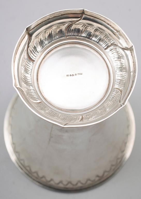BÄGARE, silver, 1922. Total vikt ca 384 g.