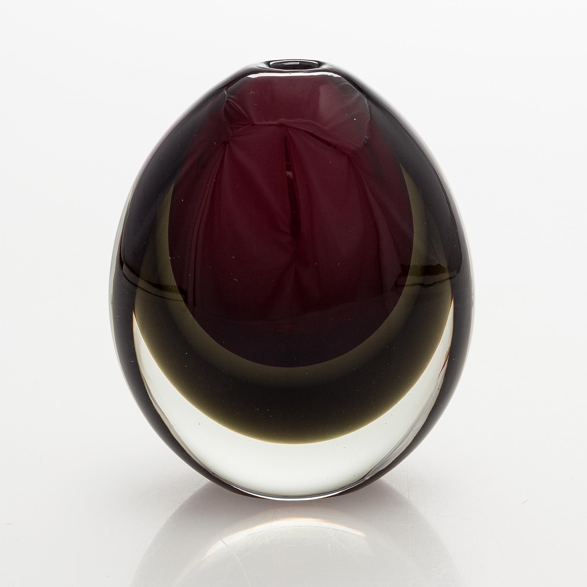 Kaj Franck, a 'KF 240' vase signed K. Franck Nuutajärvi Notsjö -61.