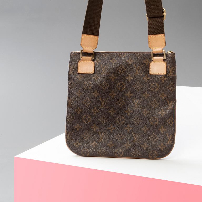 VÄSKA, Louis Vuitton, "Pochette Messenger Bag".