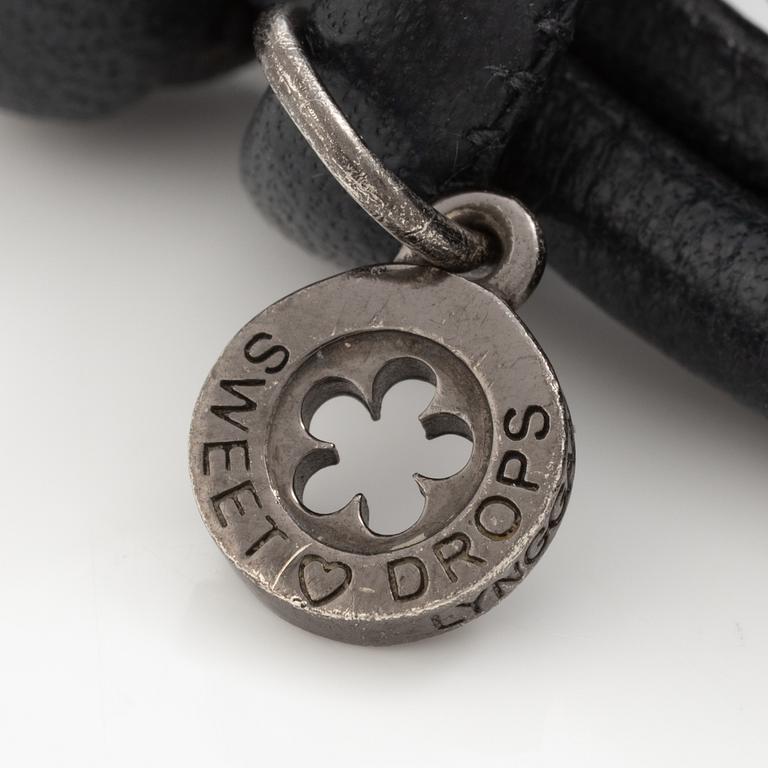 Ole Lynggaard bracelet leather with heart-shaped charm 18K white gold with round brilliant-cut diamonds "Sweet Spot".