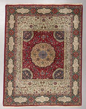 Matta, semiantik Täbris, signerad ca 335,5 x 256,5 - 261,5 cm.