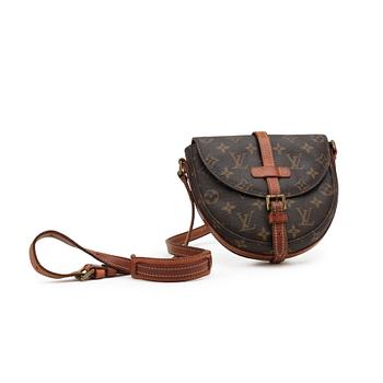 LOUIS VUITTON, a Monogram canvas "Petit Chantilly" shoulder bag.