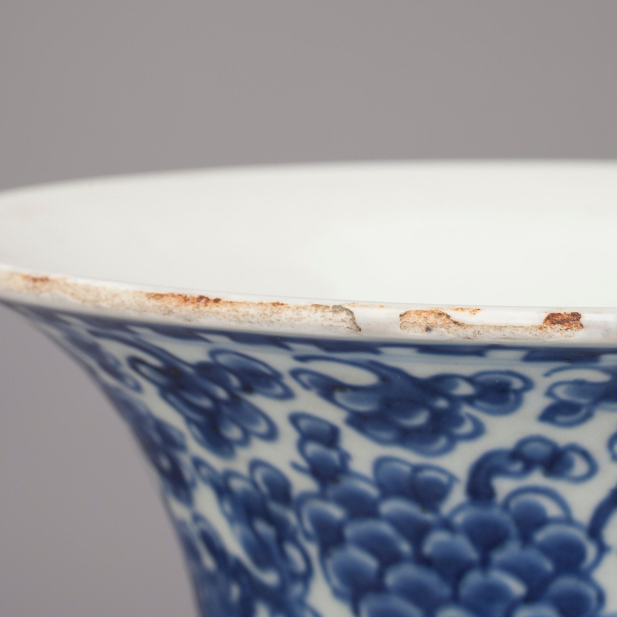 VAS, porslin, Kina, Kangxi-stil, 1800-tal.