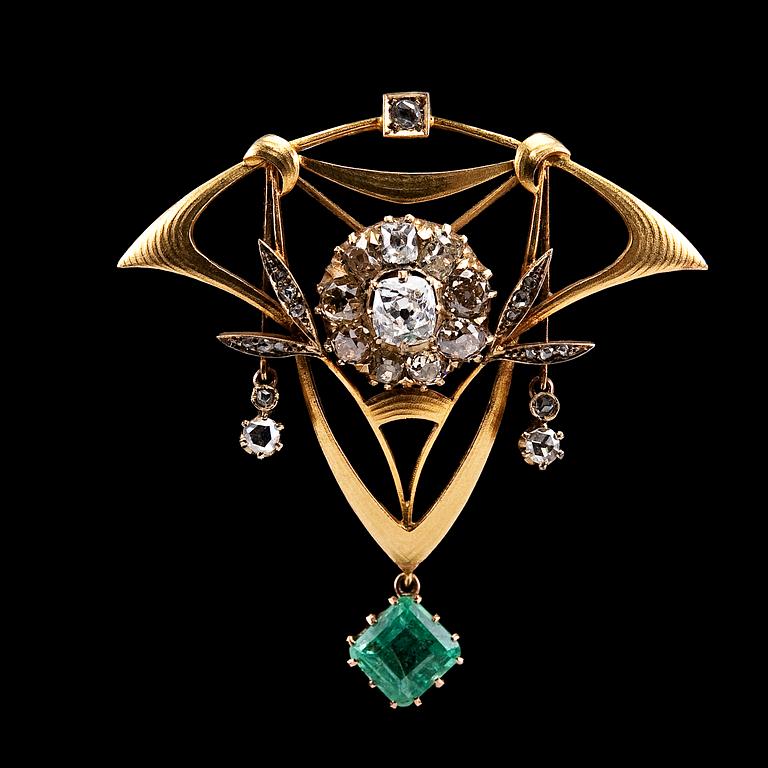 BROOCH, old- and rose cut diamonds c. 2.20 ct, emerald c. 1.30 ct.