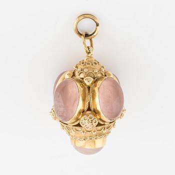 Hängsmycke, 18K guld med cabochonslipad rosenkvarts.