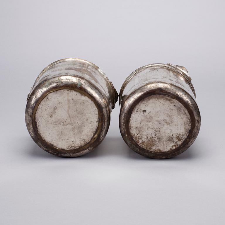 CHAMPAGNEKYLARE, 2 st, försilvrad mässing, 1800-tal.