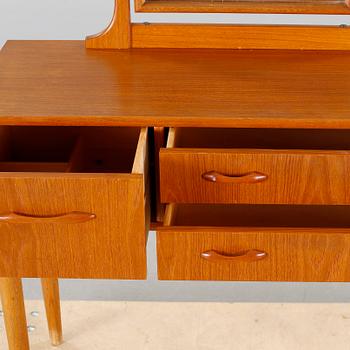 A 1950/60s dressing table.