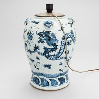 A Chinese table light, late 19th century.