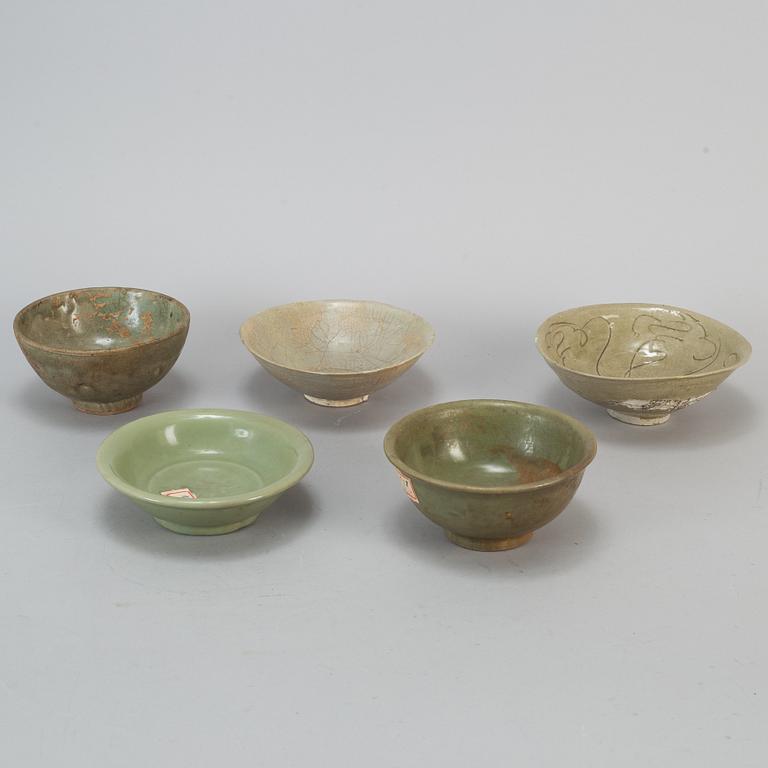 Five ceramic bowls, Yuan/Ming dynasty.