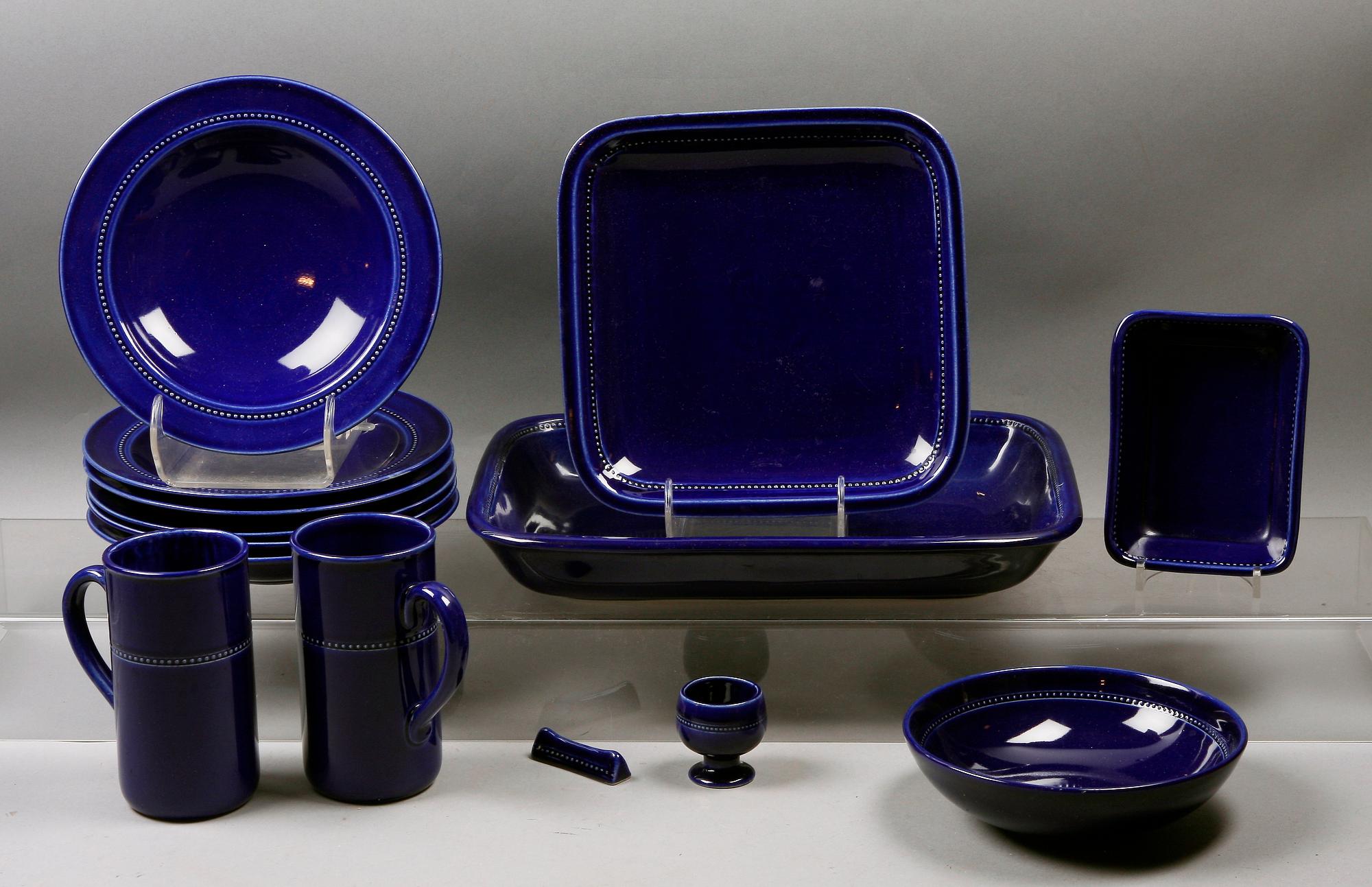 MATSERVIS, 56 delar, stengods, Höganäs, 1970-tal.