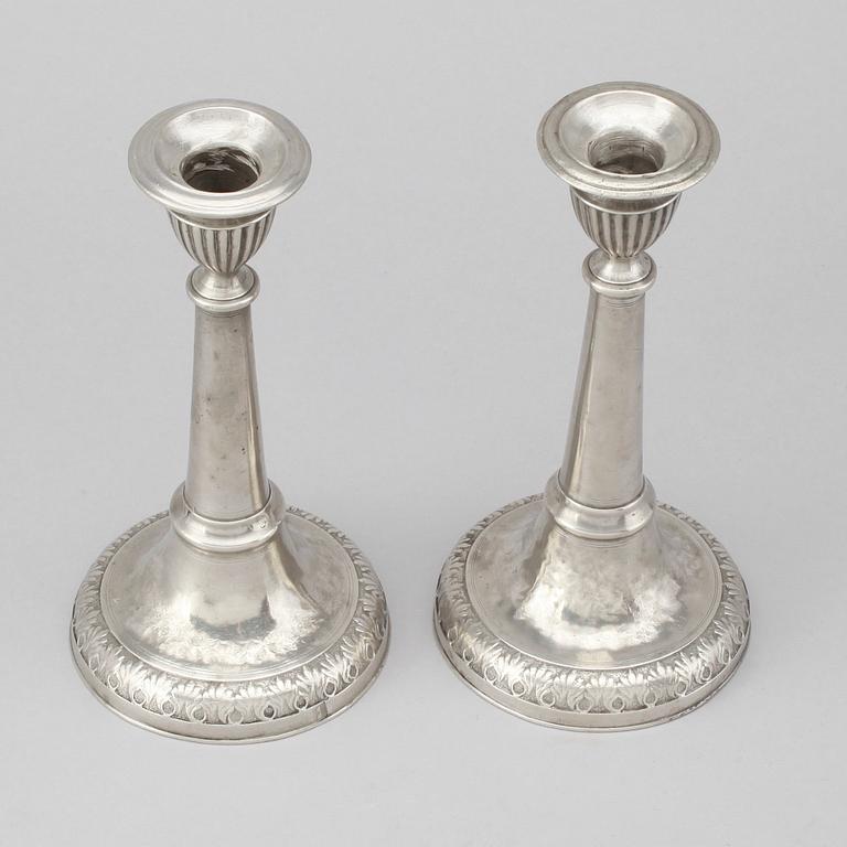 LJUSSTAKAR, 1 par, tenn, Sven Berglund, Malmö 1847.