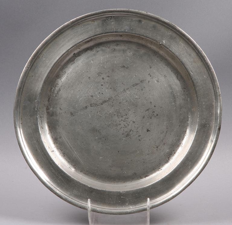 FAT, tenn, av Baltzar Rokus, Arboga (verksam 1748-88).