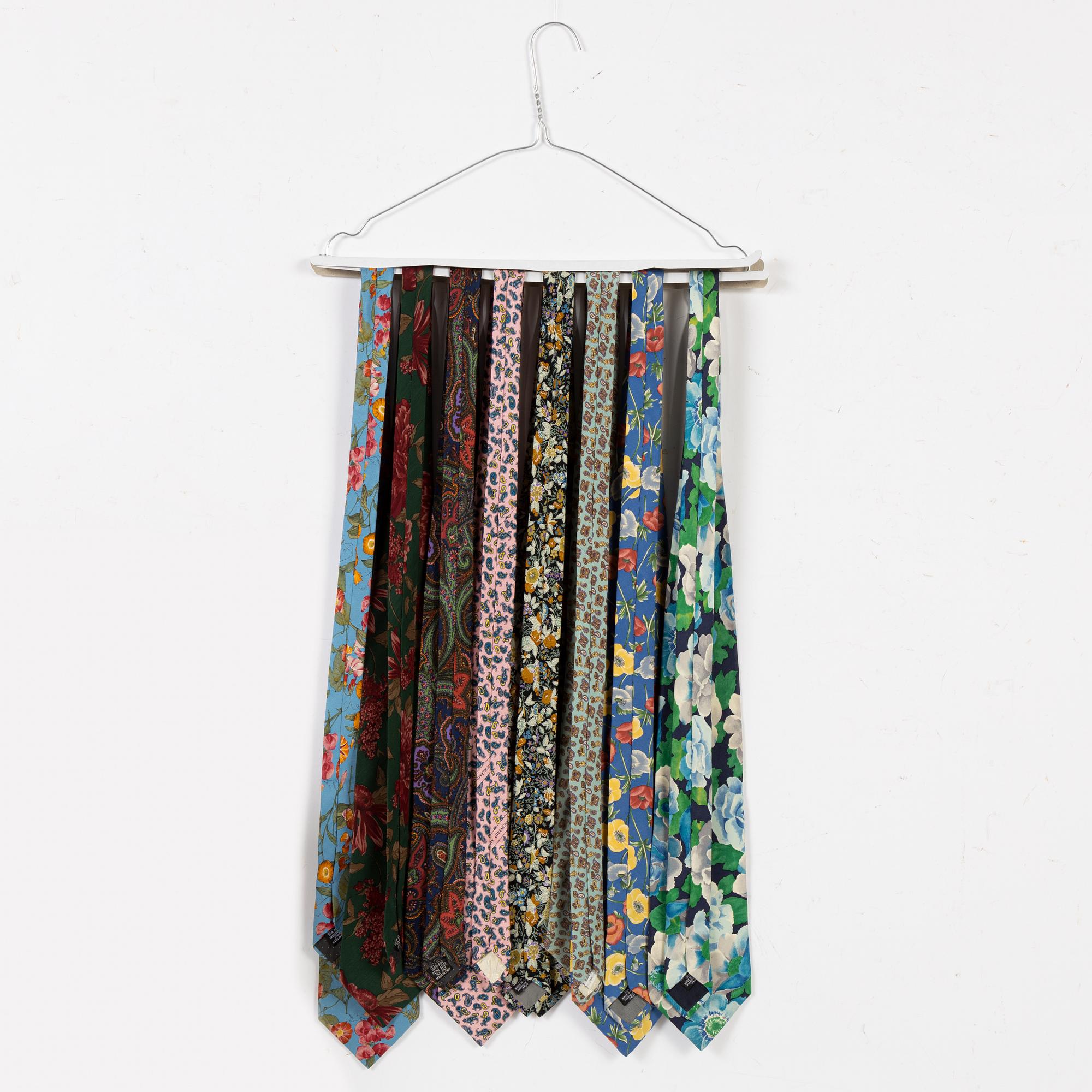 Slipsar, 8 st, bland annat Yves Saint Laurent & Givenchy.