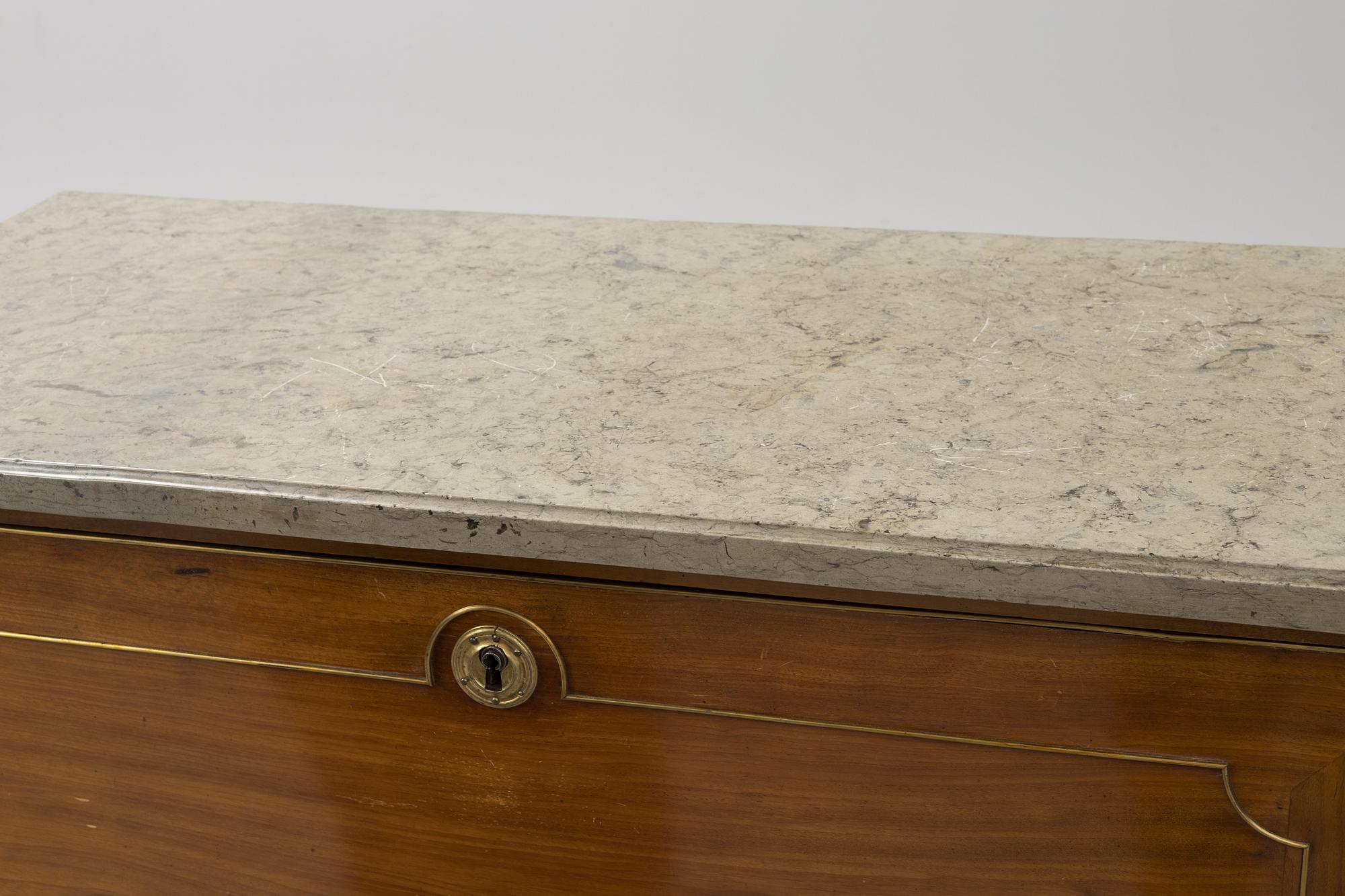 Sekretär, Sengustavianskt Stockholmsarbete i Gottlieb Iwerssons art, omkring år 1800.