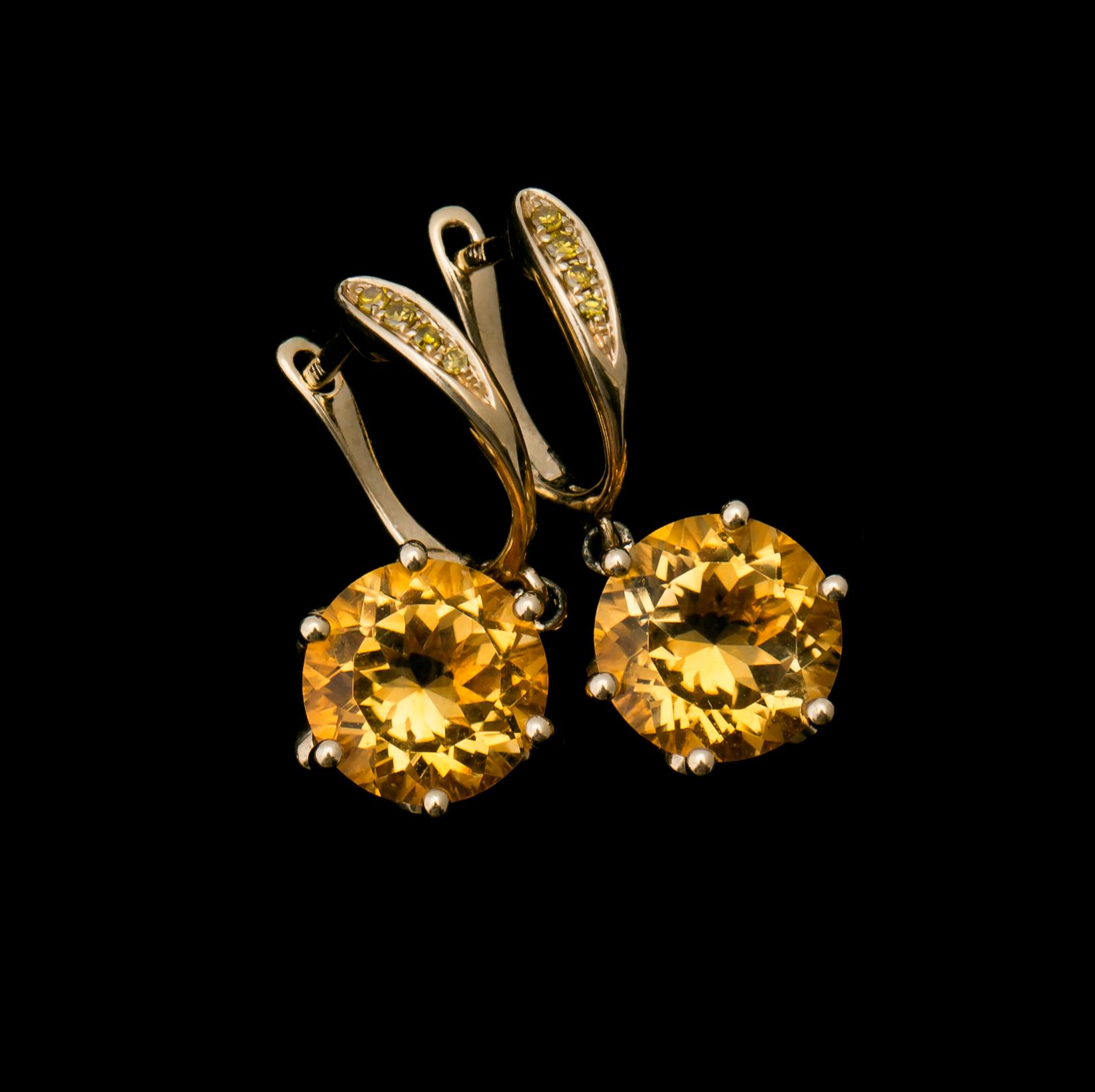 ÖRHÄNGEN, ett par, 14 k guld med citriner samt diamanter.  Vikt ca 3 g.