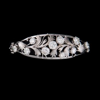 ARMBAND, 18K vitguld, briljantslipade diamanter. Kalevi Piirainen, Helsingfors 1974. Vikt 24,4 g.