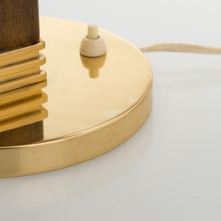 Paavo Tynell, A mid 20th century '5066' desk lamp for Taito Oy, Finland.