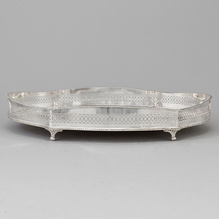 silver plated serving trays from Sheffield England, 20th century.