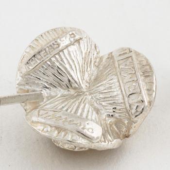 A pendant and a pair of earrings by Theresia Hvorslev, Mema, 1976.