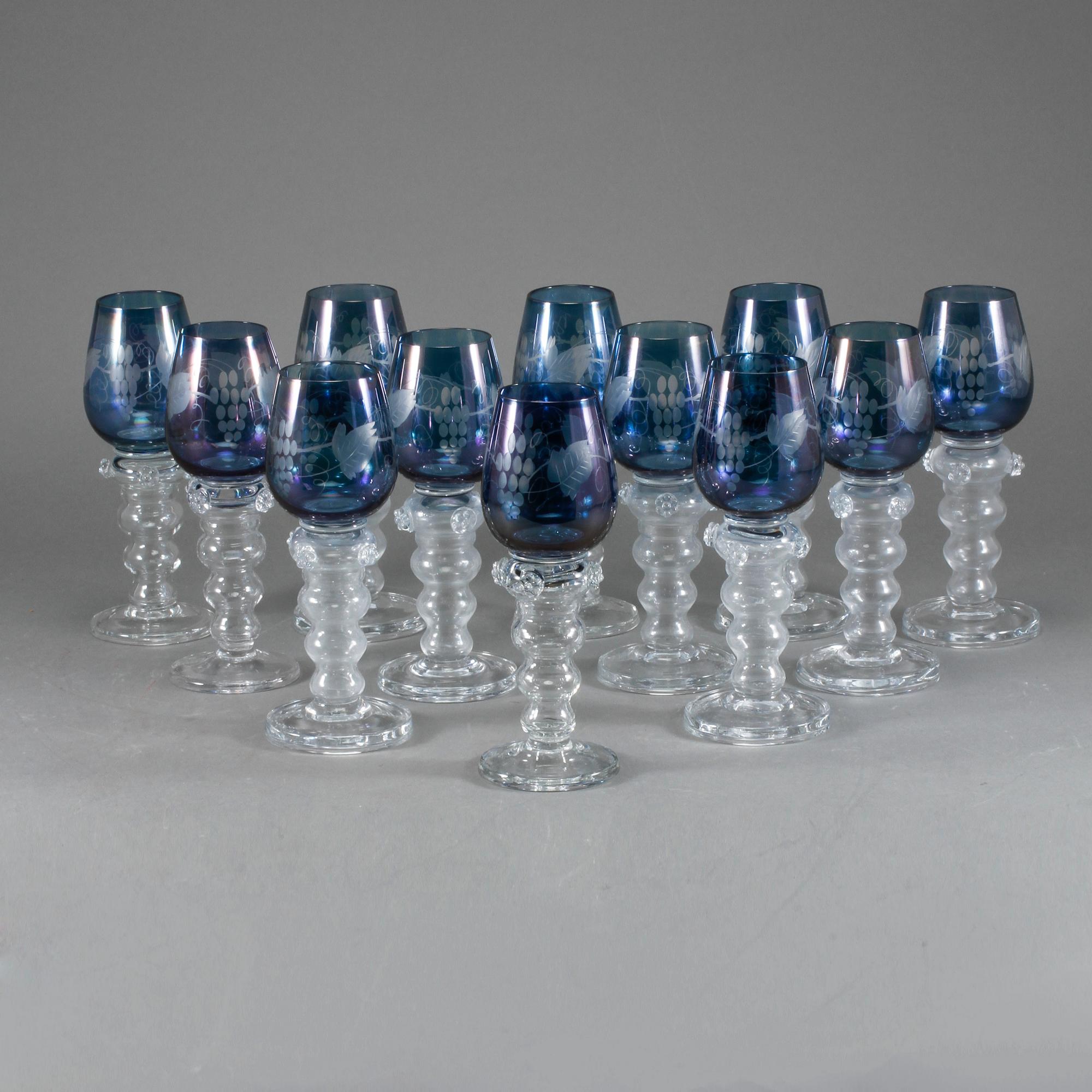 REMMARE, 12 st, glas, 1900-talets andra hälft.