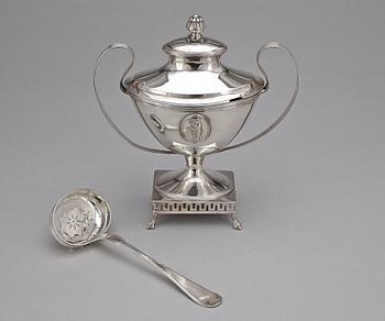 SOCKERSKÅL, silver, sengustaviansk, Olof Yttraeus Uppsala 1799. Tot vikt ca 534 gram.