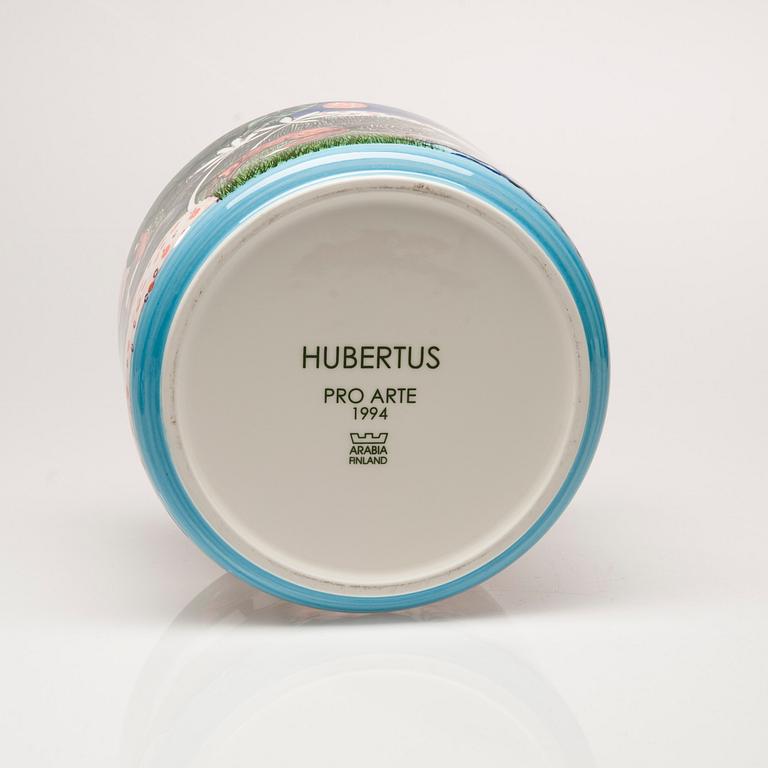 TERRIN MED LOCK, keramik, Dorrit von Fieandt, Hubertus Pro Arte, Arabia 1994.