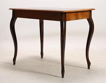 SKRIVBORD. Nyrokoko, 1800-talets andra hälft.