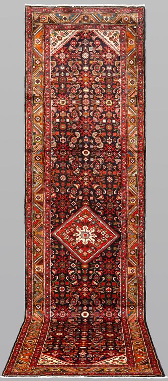 Gallerimatta, Hamadan, ca 420 x 115 cm.