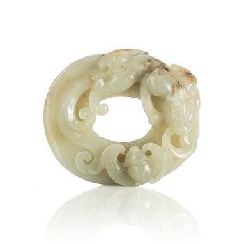 924. A scultpured nephrite object, Qing dynasty, circa 1900.