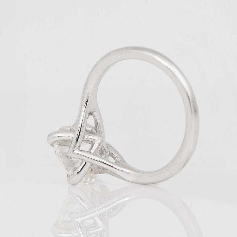 RING med diamant 3.07ct. Kvalitet I/SI2, excellent cut enligt GIA cert.