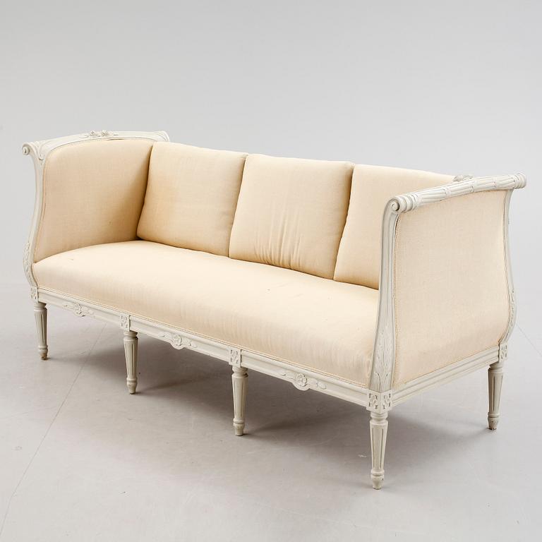 BANKETTSOFFA. Gustaviansk stil, omkr år 1900.