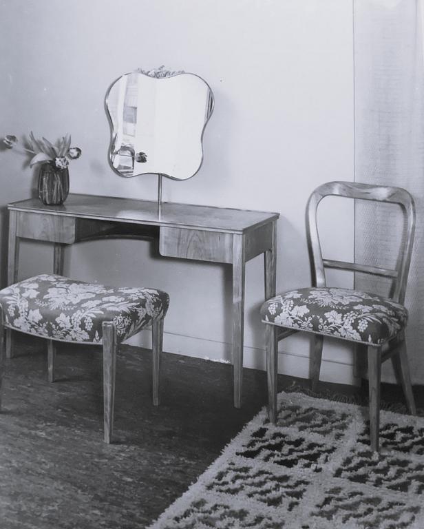 Einar Dahl, toilettbord med spegel, snickarmästare Hjalmar Wikström, för Stockholms Hantverksförening ca 1939.