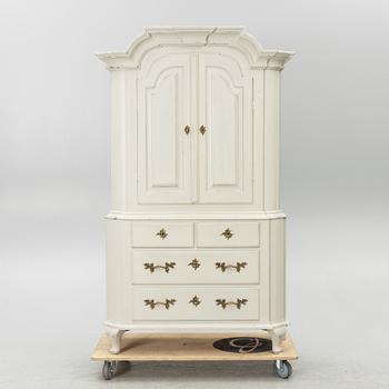 Skåp, rokokostil, 1900-tal.