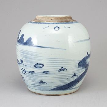 A blue and white jar, Qing dynasty, Qianlong (1736-95).