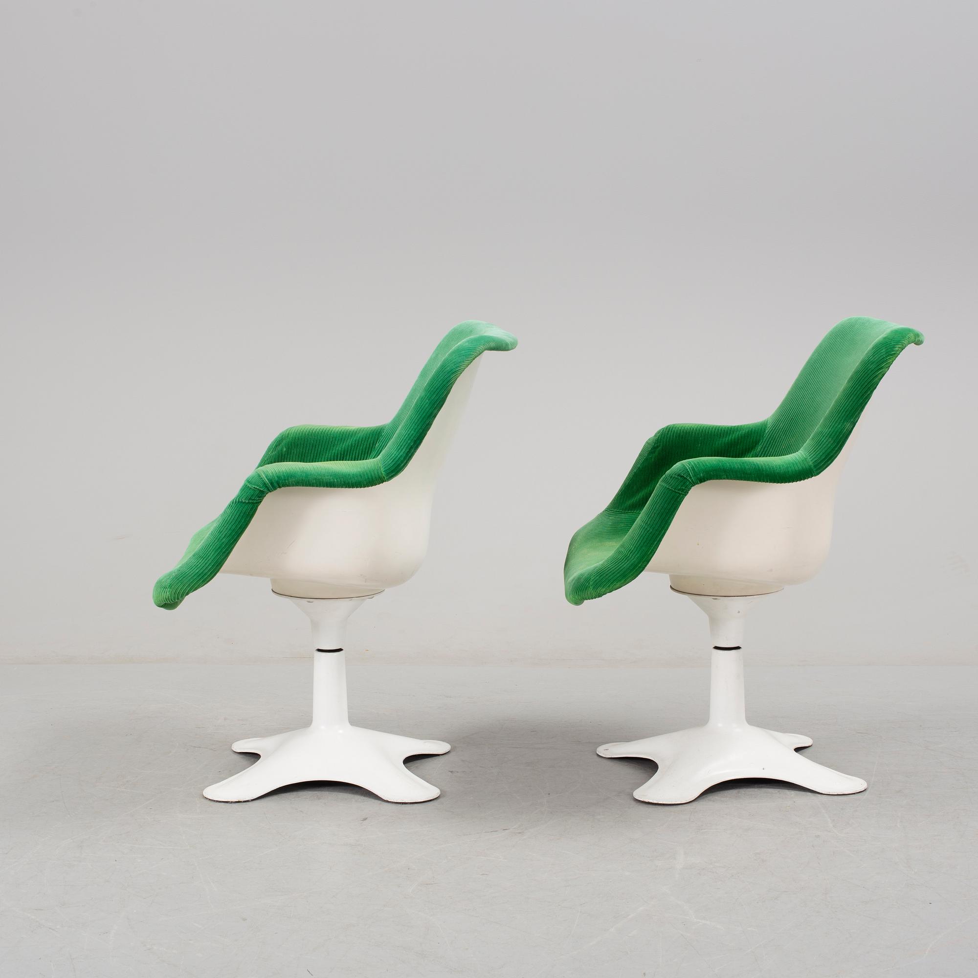 YRJÖ KUKKAPURO, a pair of  "Haimi 416"armchairs.