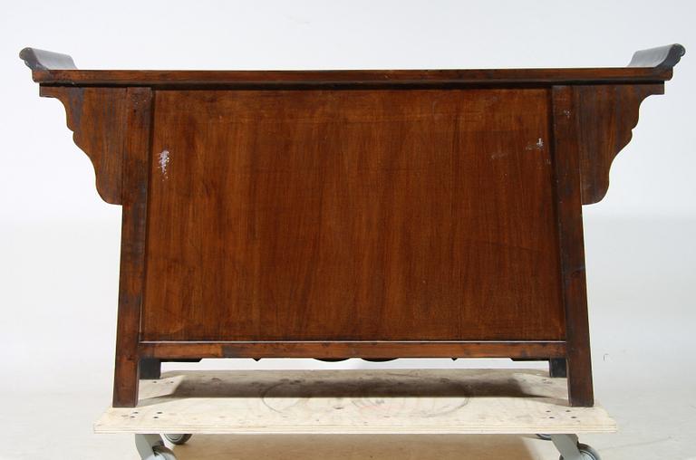 SIDEBOARD. Kina, 2000-tal.