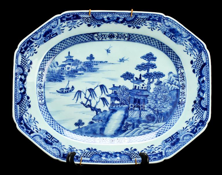 STEKFAT, ett par, porslin, Kina, 1700/1800-tal.