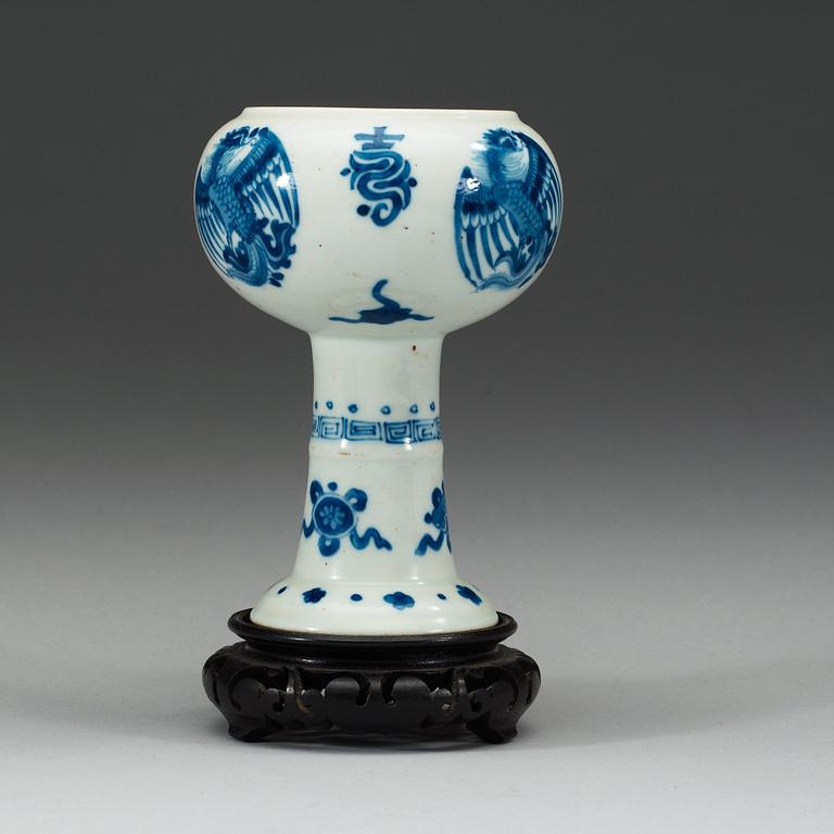 A blue and white stemcup, Qing dynasty.